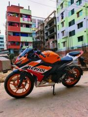 Honda CBR 150R Repsol